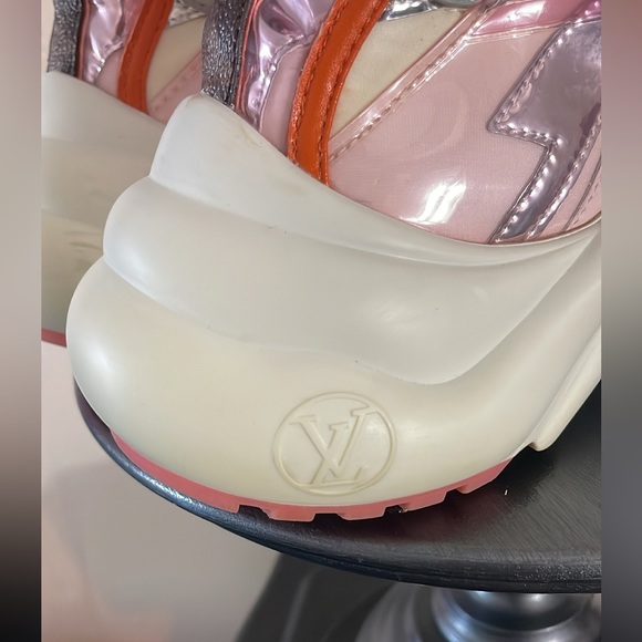 Louis Vuitton Archlight - Picture 7 of 14